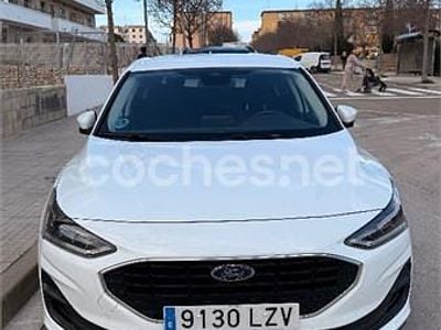 Usado Ford Focus Trend 120 CV (88 kW) 2022 Blanco Berlina
