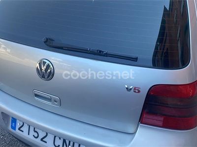Usado VW Golf IV Highline 170 CV (125 kW) 2002 Gris / plata Berlina