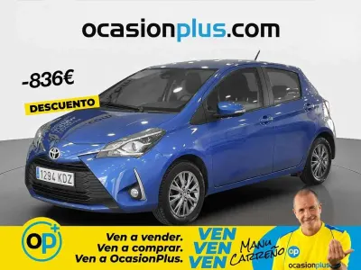 Usado Toyota Yaris Active 111 CV (81 kW) 2017 Azul Utilitario