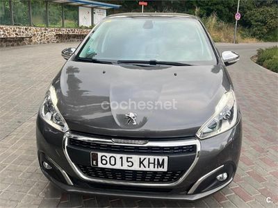 Gris / plata Usado 2018 Peugeot 208 Allure Utilitario | 8500 € (Precio justo)