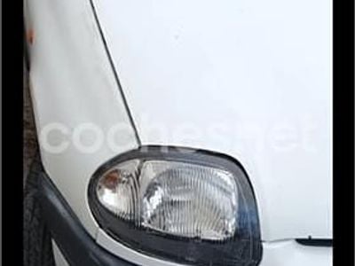 Usado Renault Clio II 75 CV (55 kW) 1999 Blanco Berlina