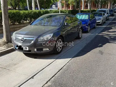 Usado Opel Insignia Edition 160 CV (117 kW) 2010 Gris / plata Berlina