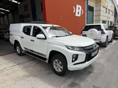 Usado Mitsubishi L200 150 CV (110 kW) 2021 Blanco Pickup/Camioneta