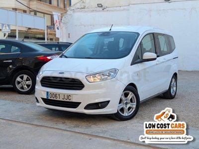 Usado Ford Tourneo Courier Trend 75 CV (55 kW) 2015 Blanco Monovolumen