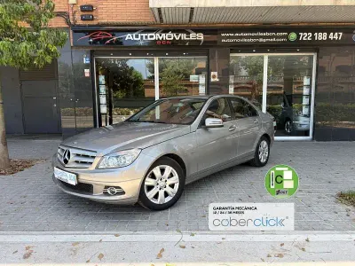 Usado Mercedes C180 Avantgarde 156 CV (114 kW) 2009 Gris / plata Berlina
