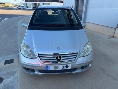 Usado Mercedes A180 Classic 109 CV (80 kW) 2005 Gris / plata Berlina