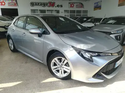 Usado Toyota Corolla Active 122 CV (89 kW) 2022 Gris / plata Berlina