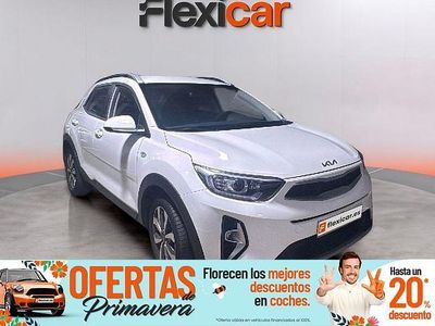 Usado Kia Stonic 84 CV (61 kW) 2022 Blanco SUV