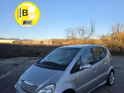 Usado Mercedes A210 140 CV (102 kW) 2004 Plateado Utilitario
