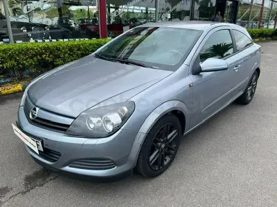 Usado Opel Astra 125 CV (91 kW) 2005 Azul Coupe