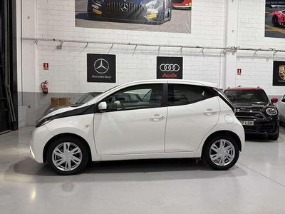 Usado Toyota Aygo X-cite 69 CV (50 kW) 2016 Blanco Utilitario