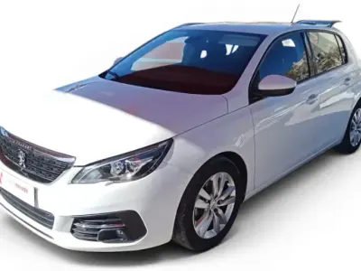Usado Peugeot 308 Active 131 CV (96 kW) 2021 Blanco
