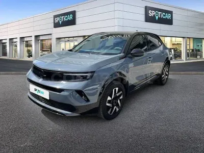 Usado Opel Mokka 136 CV (100 kW) 2025 Gris / plata SUV