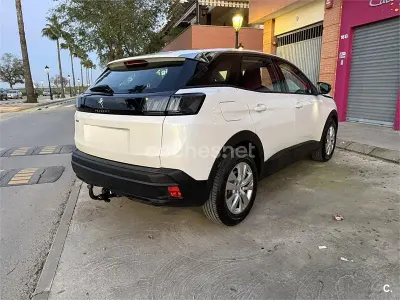 Usado Peugeot 3008 Active 130 CV (95 kW) 2021 Blanco SUV