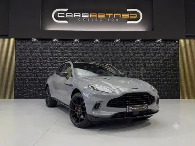 Usado Aston Martin DBX 550 CV (404 kW) 2022 Gris / plata SUV