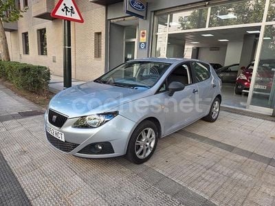 Usado Seat Ibiza Copa 85 HP (62 kW) 2011 Cinzento Sedan