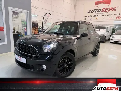 Usado Mini Cooper Countryman 122 HP (89 kW) 2015 Preto SUV