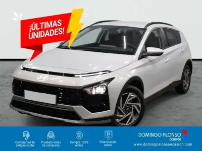 Usado Hyundai Bayon 101 CV (74 kW) 2025 Gris SUV