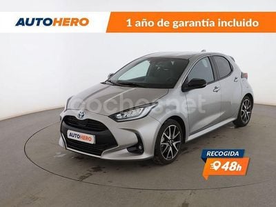 Gris Usado 2022 Toyota Yaris Hybrid Style Berlina | 22.599 € (Un poco caro)
