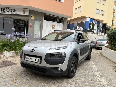 Usado Citroën C4 Cactus Live 92 CV (67 kW) 2015 Gris / plata Utilitario