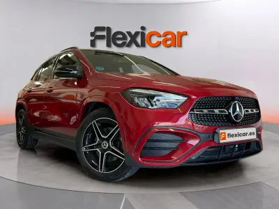 Usado Mercedes GLA200 163 CV (119 kW) 2023 Granate SUV