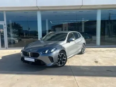 Usado BMW 120 M Sport 163 CV (119 kW) 2025 Gris Utilitario