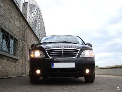Usado SsangYong Rodius Limited 165 CV (121 kW) 2011 Negro Monovolumen