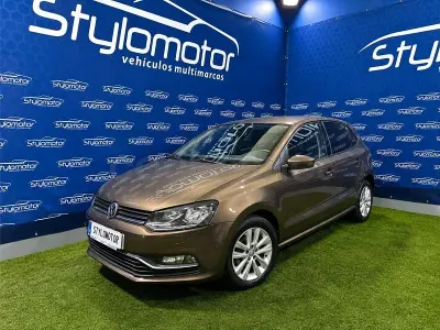 Usado VW Polo Sportline 90 CV (66 kW) 2017 Beige Berlina