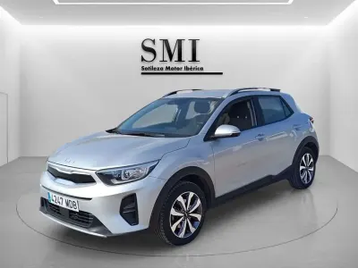 Usado Kia Stonic 84 CV (61 kW) 2022 Gris SUV