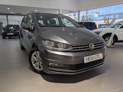 Usado VW Touran Business 115 CV (84 kW) 2021 Gris / plata Monovolumen