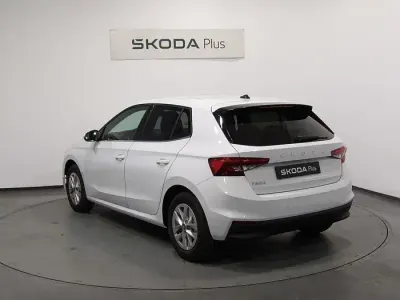 Usado Skoda Fabia Selection 95 CV (69 kW) 2025 Blanco Utilitario