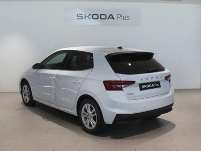 Usado Skoda Fabia Selection 95 CV (69 kW) 2024 Blanco Utilitario