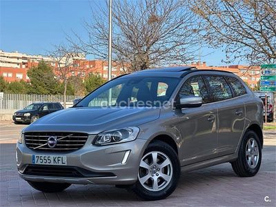 Usado Volvo XC60 R-Design Momentum 150 CV (110 kW) 2017 Beige SUV