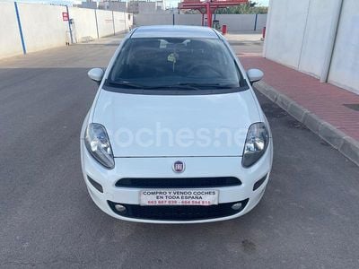 Usado Fiat Punto Pop 75 CV (55 kW) 2014 Blanco Berlina