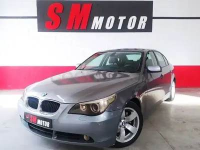 Usado BMW 530 Shadowline 218 CV (160 kW) 2004 Gris / plata Berlina