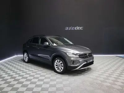 Usado VW T-Roc Life 110 CV (80 kW) 2022 Gris SUV
