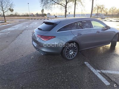 Usado Mercedes CLA200 Shooting Brake 150 CV (110 kW) 2020 Gris / plata Familiar