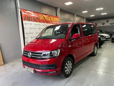 Usado VW Caravelle Trendline 114 CV (83 kW) 2016 Rojo Van
