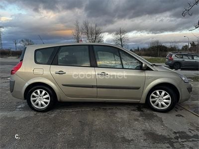 Usado Renault Grand Scénic II Privilege 130 CV (95 kW) 2007 Beige Monovolumen