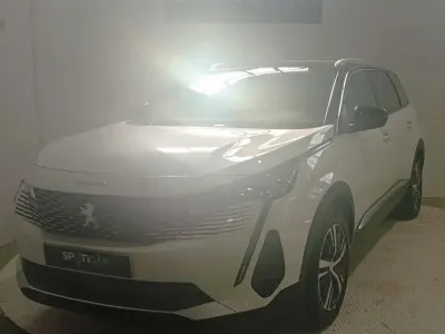 Usado Peugeot 5008 Allure 131 CV (96 kW) 2021 Blanco SUV