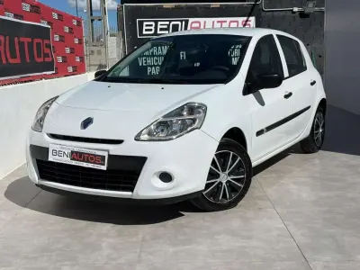 Usado Renault Clio II Authentique 75 CV (55 kW) 2009 Blanco Utilitario