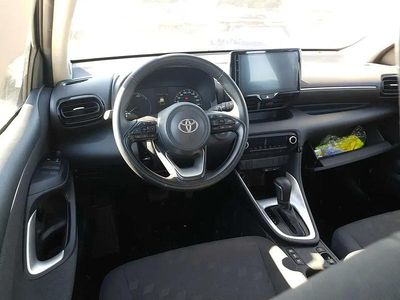 Usado Toyota Yaris Hybrid Active 116 CV (85 kW) 2025 Gris