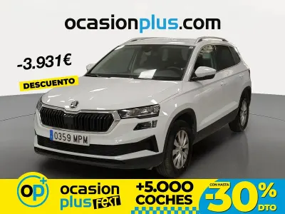 Usado Skoda Karoq Selection 115 CV (84 kW) 2024 Blanco SUV