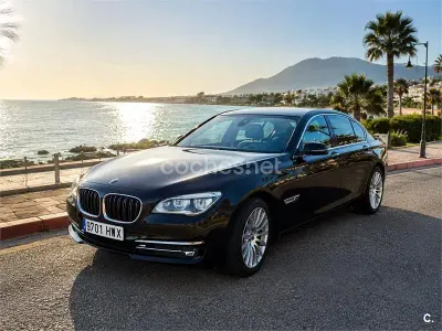 Usado BMW 730 Comfort Edition 258 CV (189 kW) 2014 Negro Berlina