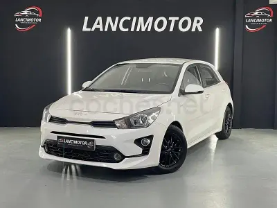 Usado Kia Rio Sport 84 CV (61 kW) 2022 Blanco Berlina