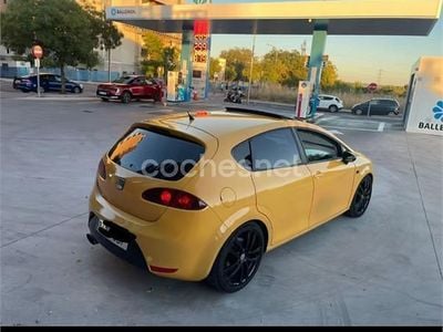 Usado Seat Leon 200 CV (147 kW) 2008 Amarillo Berlina