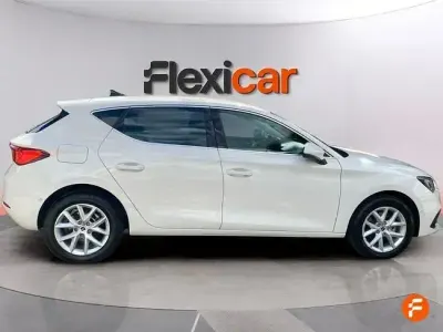 Usado Seat Leon Style 116 CV (85 kW) 2025 Blanco Berlina