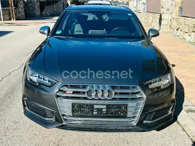 Usado Audi A4 354 CV (260 kW) 2018 Gris / plata Familiar