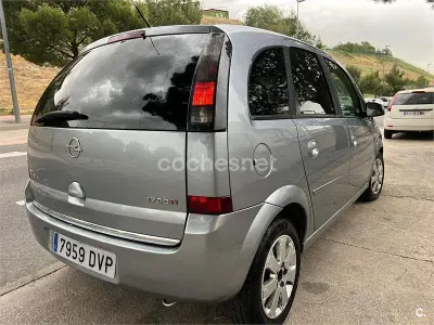 Usado Opel Meriva Cosmo 100 CV (73 kW) 2006 Gris / plata Monovolumen