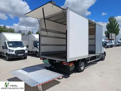 Usado Iveco Daily 160 CV (117 kW) 2021 Blanco Van